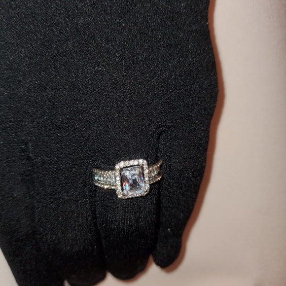 Eloquent & Exquisite 18K White Gold Filled in Stunning White Sapphire Ring 6-10 - Picture 3 of 7